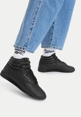 Reebok - Buty sportowe damskie ze sklepu: eobuwie.pl w kategorii: Buty sportowe damskie - zdjęcie WP-EBWP-9KUZS-09B_5907964344100