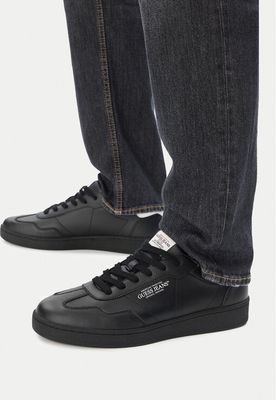 Buty sportowe męskie na wiosnę Guess Jeans ze sklepu: eobuwie.pl w kategorii: Buty sportowe męskie - zdjęcie WP-EBWP-9KUZS-09B_5907964589464