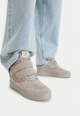 Buty sportowe damskie na wiosnę Guess Jeans ze sklepu: eobuwie.pl w kategorii: Buty sportowe damskie - zdjęcie WP-EBWP-9KUZS-09B_5907964641575