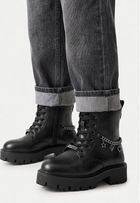 Guess - Buty zimowe dziecięce na zimę ze sklepu: eobuwie.pl w kategorii: Buty zimowe dziecięce