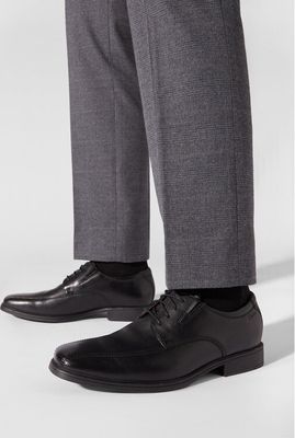 Buty eleganckie męskie jesienne Clarks ze sklepu: MODIVO w kategorii: Buty eleganckie męskie - zdjęcie WP-EBWP-BKLVO-LN0_0000199022036
