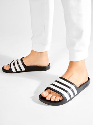 Klapki dziecięce na lato adidas ze sklepu: MODIVO w kategorii: Klapki dziecięce - zdjęcie WP-EBWP-BKLVO-LN0_0000200858616