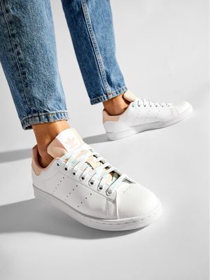 Buty sportowe damskie wiosenne adidas ze sklepu: MODIVO w kategorii: Buty sportowe damskie - zdjęcie WP-EBWP-BKLVO-LN0_0000209257380