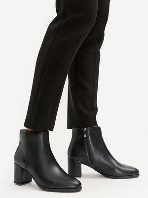 Clarks - Botki jesienne ze sklepu: MODIVO w kategorii: Botki - zdjęcie WP-EBWP-BKLVO-LN0_0000302932832