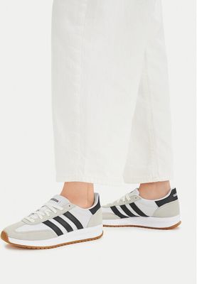 Buty sportowe damskie wiosenne adidas ze sklepu: MODIVO w kategorii: Buty sportowe damskie - zdjęcie WP-EBWP-BKLVO-LN0_0000303910532