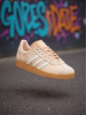 adidas - Buty sportowe damskie na wiosnę ze sklepu: MODIVO w kategorii: Buty sportowe damskie - zdjęcie WP-EBWP-BKLVO-LN0_0000305176646