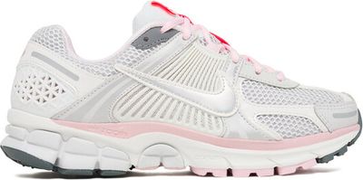 Buty sportowe damskie na wiosnę Nike ze sklepu: MODIVO w kategorii: Buty sportowe damskie - zdjęcie WP-EBWP-BKLVO-LN0_0000305187680