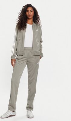 Dres damski adidas ze sklepu: MODIVO w kategorii: Dresy damskie - zdjęcie WP-EBWP-BKLVO-LN0_0000305427854