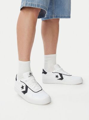 Buty sportowe męskie wiosenne Converse ze sklepu: MODIVO w kategorii: Buty sportowe męskie - zdjęcie WP-EBWP-BKLVO-LN0_0000305511317