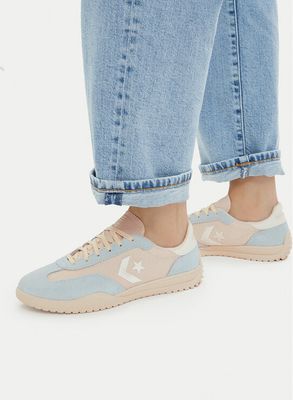 Buty sportowe damskie na wiosnę Converse ze sklepu: MODIVO w kategorii: Buty sportowe damskie - zdjęcie WP-EBWP-BKLVO-LN0_0000305511713