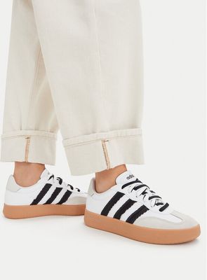 Buty sportowe damskie wiosenne adidas ze sklepu: MODIVO w kategorii: Buty sportowe damskie - zdjęcie WP-EBWP-BKLVO-LN0_0000305633637