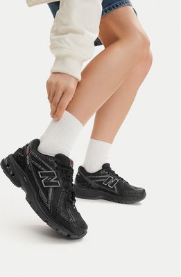 Buty sportowe damskie na wiosnę New Balance ze sklepu: MODIVO w kategorii: Buty sportowe damskie - zdjęcie WP-EBWP-BKLVO-LN0_0000305662705