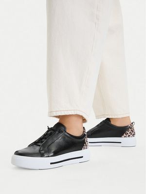 Buty sportowe damskie wiosenne Caprice ze sklepu: MODIVO w kategorii: Buty sportowe damskie