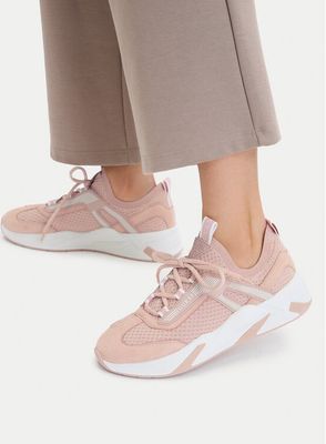 Buty sportowe damskie wiosenne Guess ze sklepu: MODIVO w kategorii: Buty sportowe damskie - zdjęcie WP-EBWP-BKLVO-LN0_0000305817808