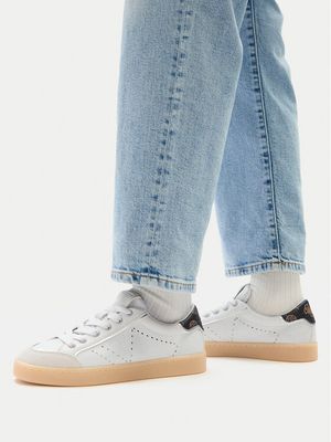 Buty sportowe damskie wiosenne Guess ze sklepu: MODIVO w kategorii: Buty sportowe damskie - zdjęcie WP-EBWP-BKLVO-LN0_0000305817891