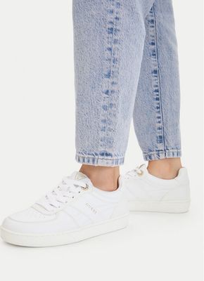 Buty sportowe damskie na wiosnę Guess ze sklepu: MODIVO w kategorii: Buty sportowe damskie - zdjęcie WP-EBWP-BKLVO-LN0_0000305817983