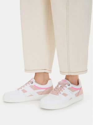 Buty sportowe damskie na wiosnę Guess ze sklepu: MODIVO w kategorii: Buty sportowe damskie - zdjęcie WP-EBWP-BKLVO-LN0_0000305818034