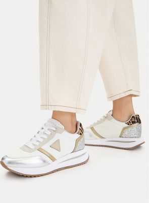 Buty sportowe damskie na wiosnę Guess ze sklepu: MODIVO w kategorii: Buty sportowe damskie - zdjęcie WP-EBWP-BKLVO-LN0_0000305818201