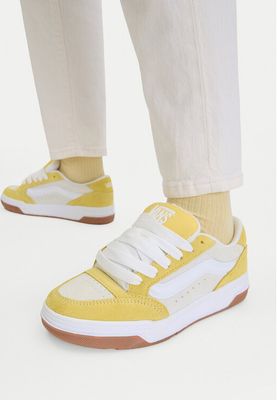 Buty sportowe damskie na wiosnę Vans ze sklepu: MODIVO w kategorii: Buty sportowe damskie - zdjęcie WP-EBWP-BKLVO-LN0_0000305870131