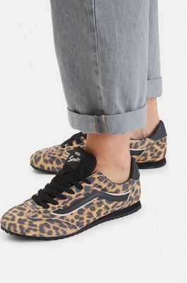 Buty sportowe damskie na wiosnę jesienne Vans ze sklepu: MODIVO w kategorii: Buty sportowe damskie - zdjęcie WP-EBWP-BKLVO-LN0_0000305870872