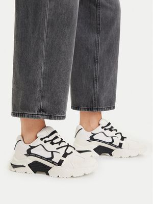 Buty sportowe damskie na wiosnę Guess ze sklepu: MODIVO w kategorii: Buty sportowe damskie - zdjęcie WP-EBWP-BKLVO-LN0_0000305930507