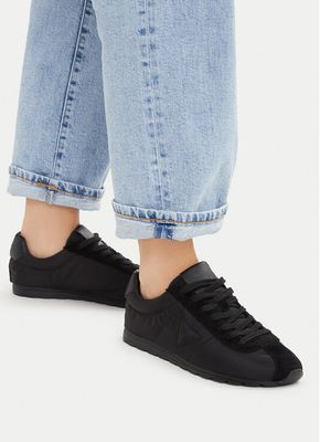 Buty sportowe damskie wiosenne Guess ze sklepu: MODIVO w kategorii: Buty sportowe damskie - zdjęcie WP-EBWP-BKLVO-LN0_0000305931405