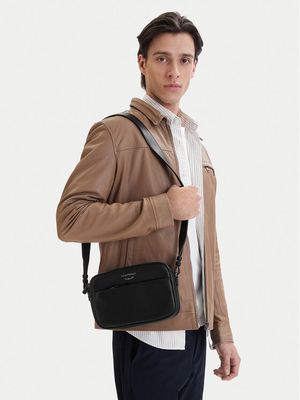Listonoszka Emporio Armani ze sklepu: MODIVO w kategorii: Listonoszki - zdjęcie WP-EBWP-BKLVO-LN0_0000305972569