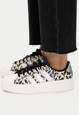 Buty sportowe dziecięce na wiosnę adidas ze sklepu: MODIVO w kategorii: Buty sportowe dziecięce - zdjęcie WP-EBWP-BKLVO-LN0_0000305976116
