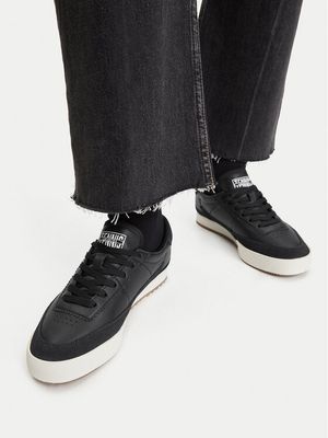 Buty sportowe damskie wiązane Lacoste ze sklepu: MODIVO w kategorii: Buty sportowe damskie