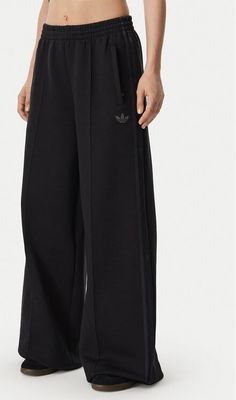 Spodnie damskie letnie sportowe adidas ze sklepu: MODIVO w kategorii: Spodnie damskie - zdjęcie WP-EBWP-BKLVO-LN0_0000305986870