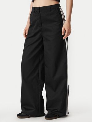 Spodnie damskie jesienne adidas ze sklepu: MODIVO w kategorii: Spodnie damskie - zdjęcie WP-EBWP-BKLVO-LN0_0000305987037