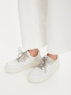 Buty sportowe damskie na wiosnę Love Moschino ze sklepu: MODIVO w kategorii: Buty sportowe damskie - zdjęcie WP-EBWP-BKLVO-LN0_0000306002388