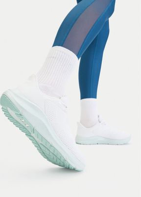 Buty sportowe damskie na wiosnę Under Armour ze sklepu: MODIVO w kategorii: Buty sportowe damskie - zdjęcie WP-EBWP-BKLVO-LN0_0000306021662
