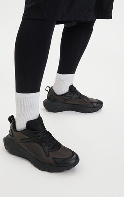 Buty sportowe męskie na wiosnę Under Armour ze sklepu: MODIVO w kategorii: Buty sportowe męskie - zdjęcie WP-EBWP-BKLVO-LN0_0000306024533