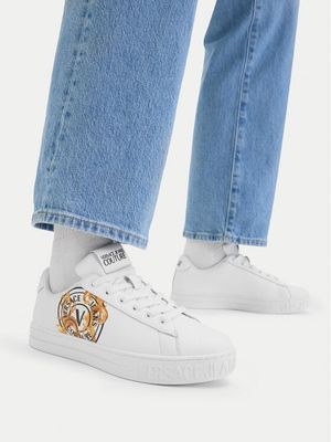 Buty sportowe damskie na wiosnę Versace Jeans Couture ze sklepu: MODIVO w kategorii: Buty sportowe damskie - zdjęcie WP-EBWP-BKLVO-LN0_0000306047051