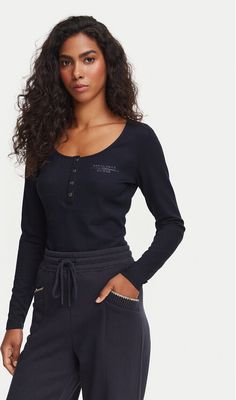 Bluzka damska jesienna Guess ze sklepu: MODIVO w kategorii: Bluzki damskie - zdjęcie WP-EBWP-BKLVO-LN0_0000306150577
