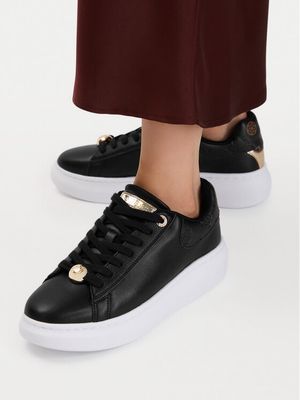 Buty sportowe damskie na wiosnę Guess ze sklepu: MODIVO w kategorii: Buty sportowe damskie - zdjęcie WP-EBWP-BKLVO-LN0_0000306154568