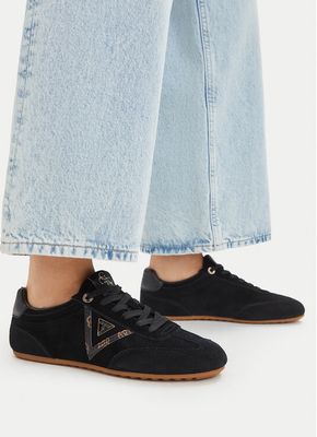 Buty sportowe damskie wiosenne Guess ze sklepu: MODIVO w kategorii: Buty sportowe damskie - zdjęcie WP-EBWP-BKLVO-LN0_0000306155046
