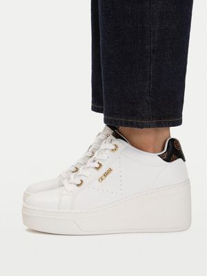 Buty sportowe damskie na wiosnę Guess ze sklepu: MODIVO w kategorii: Buty sportowe damskie - zdjęcie WP-EBWP-BKLVO-LN0_0000306155084