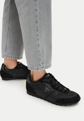 Buty sportowe damskie jesienne Guess ze sklepu: MODIVO w kategorii: Buty sportowe damskie - zdjęcie WP-EBWP-BKLVO-LN0_0000306155220
