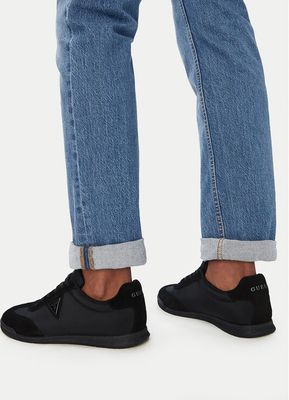 Buty sportowe męskie jesienne Guess ze sklepu: MODIVO w kategorii: Buty sportowe męskie - zdjęcie WP-EBWP-BKLVO-LN0_0000306155466