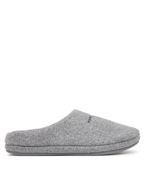 Kapcie męskie zimowe Tommy Hilfiger ze sklepu: MODIVO w kategorii: Kapcie męskie - zdjęcie WP-EBWP-BKLVO-LN0_0000306198708