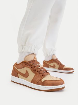 Buty sportowe damskie na wiosnę Nike ze sklepu: MODIVO w kategorii: Buty sportowe damskie - zdjęcie WP-EBWP-BKLVO-LN0_0000306199057