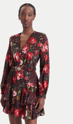 Sukienka casual Guess ze sklepu: MODIVO w kategorii: Sukienki - zdjęcie WP-EBWP-BKLVO-LN0_0000306252974