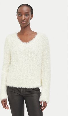 Sweter damski zimowy Guess ze sklepu: MODIVO w kategorii: Swetry damskie - zdjęcie WP-EBWP-BKLVO-LN0_0000306255067