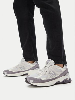 Buty sportowe męskie wiosenne New Balance ze sklepu: MODIVO w kategorii: Buty sportowe męskie - zdjęcie WP-EBWP-BKLVO-LN0_0000306385436