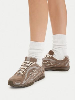 Buty sportowe damskie wiosenne New Balance ze sklepu: MODIVO w kategorii: Buty sportowe damskie - zdjęcie WP-EBWP-BKLVO-LN0_0000306385580