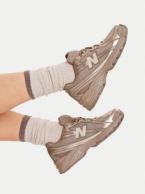Buty sportowe damskie wiosenne New Balance ze sklepu: MODIVO w kategorii: Buty sportowe damskie - zdjęcie WP-EBWP-BKLVO-LN0_0000306386266