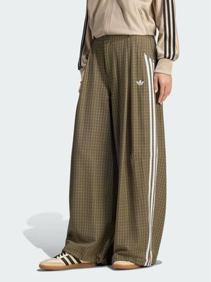 Spodnie damskie sportowe adidas ze sklepu: MODIVO w kategorii: Spodnie damskie - zdjęcie WP-EBWP-BKLVO-LN0_0000306432598