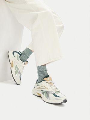 Buty sportowe damskie na wiosnę Reebok ze sklepu: MODIVO w kategorii: Buty sportowe damskie - zdjęcie WP-EBWP-BKLVO-LN0_5903698589558